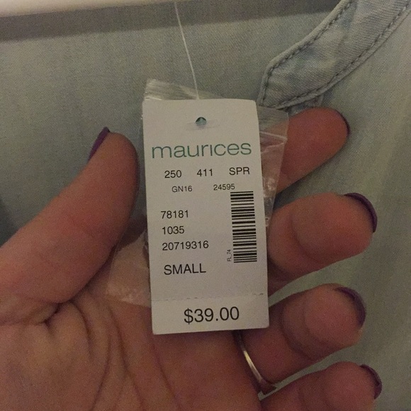 Woman’s long sleeved shirt - Picture 4 of 8